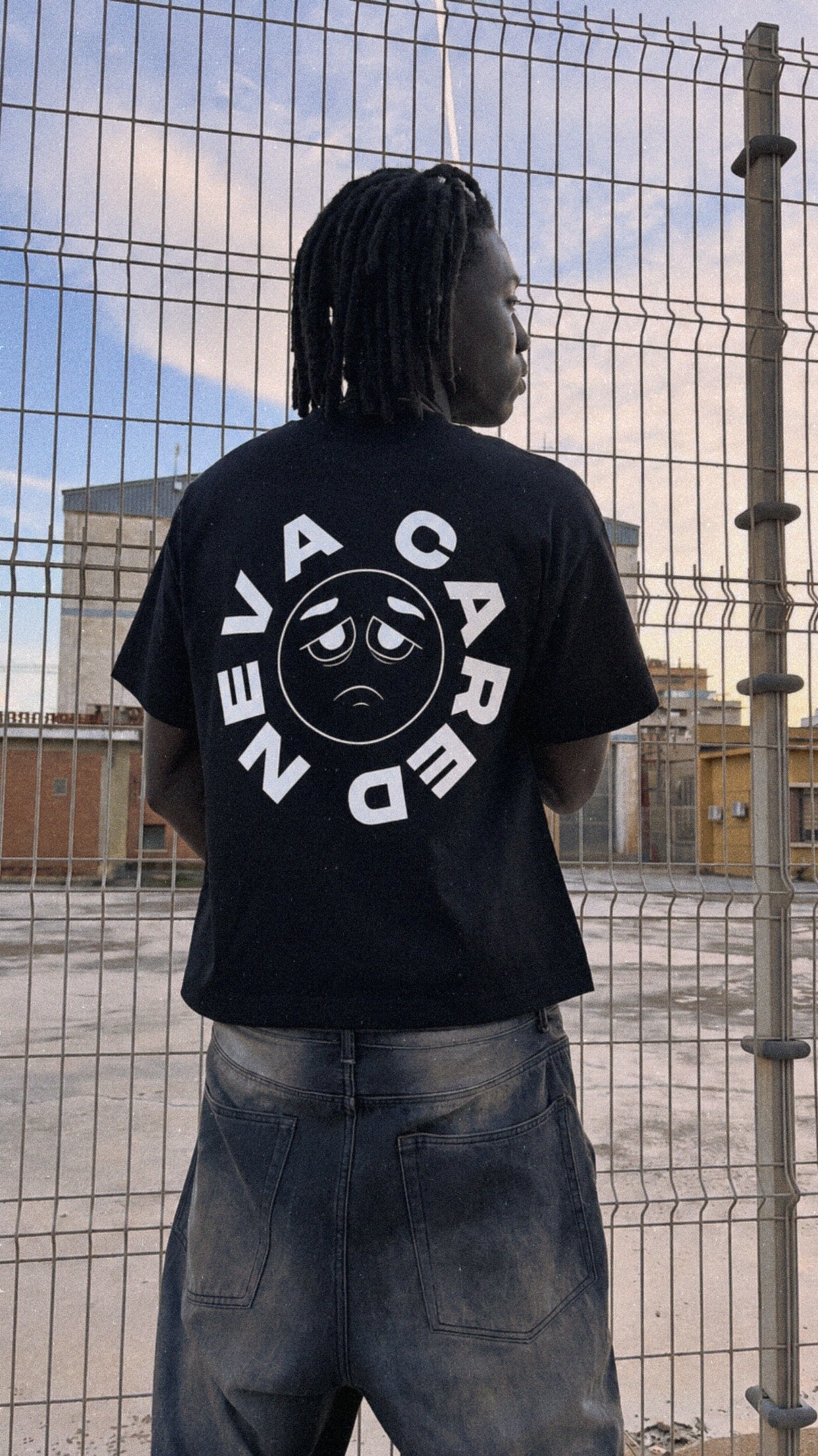 NEVA CARED : NO FEELINGS BLACK SHORT SLEEVE